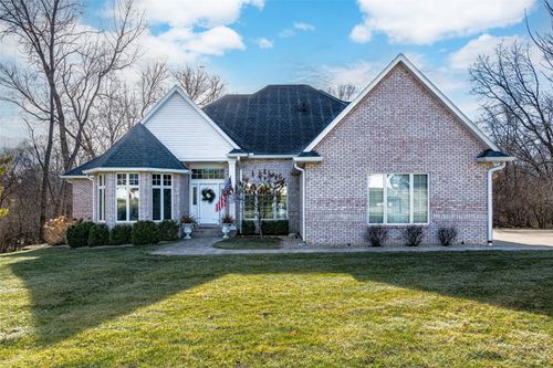 4675 Leprechaun Ln, Cedar Rapids, IA, 52411-8047 | Card Image