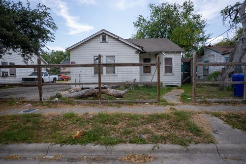 1322 S Alameda St, Corpus Christi, TX, 78404-3108 | Card Image