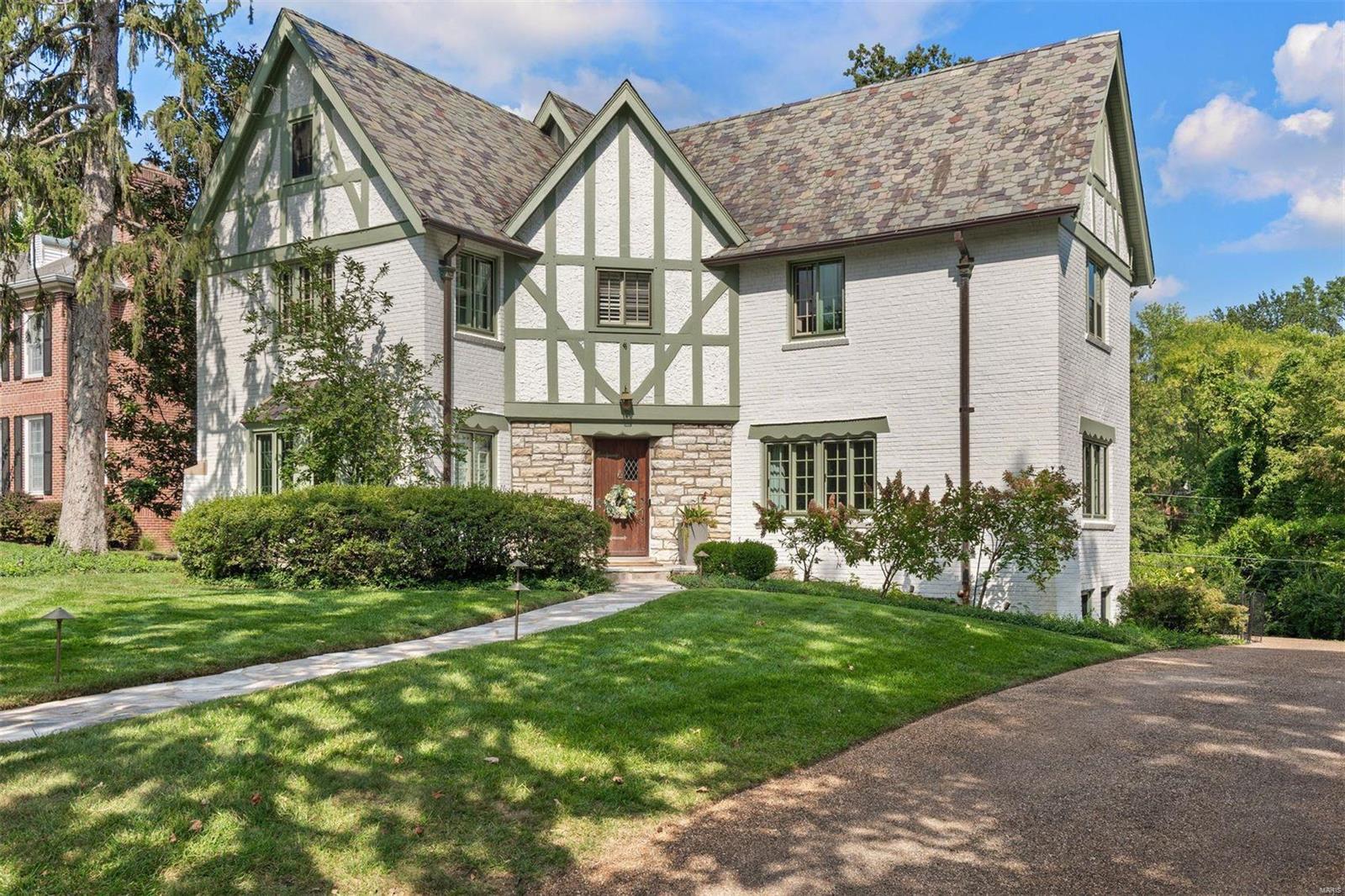 Rio Vista Dr, Saint Louis, MO 63124