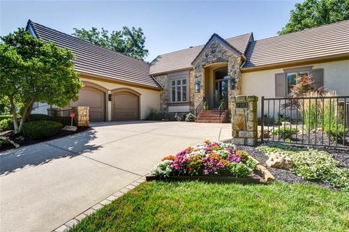 2103 W 116th St, Leawood, KS, 66211-2954 | Card Image