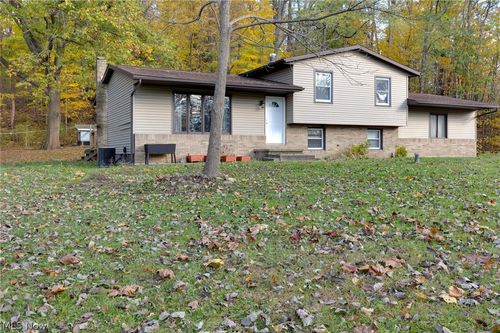 9416 Kieffer Rd, Mantua, OH, 44255-9437 | Card Image