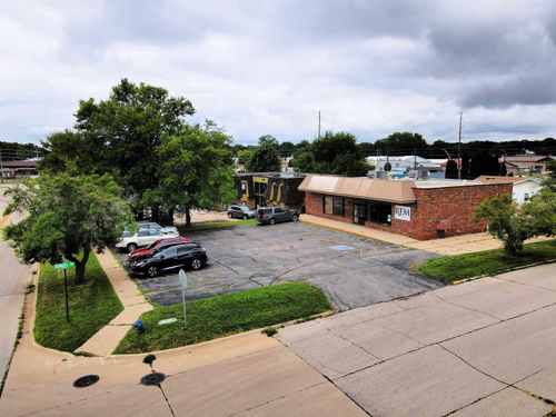 2302 Falls Ave, Waterloo, IA, 50701-5708 | Card Image
