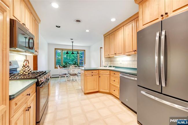 66 Hoffman Ct, House other with 4 bedrooms, 3 bathrooms and null parking in River Vale NJ | Image 14