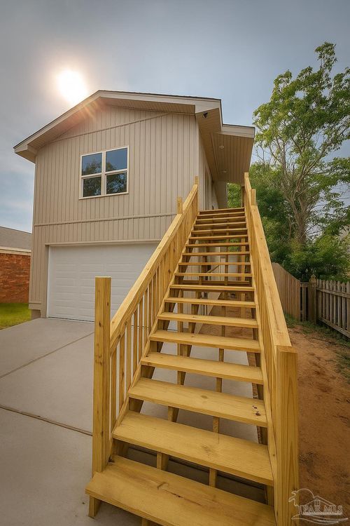 3305 Bluewater Dr, Pensacola, FL, 32503-5101 | Card Image