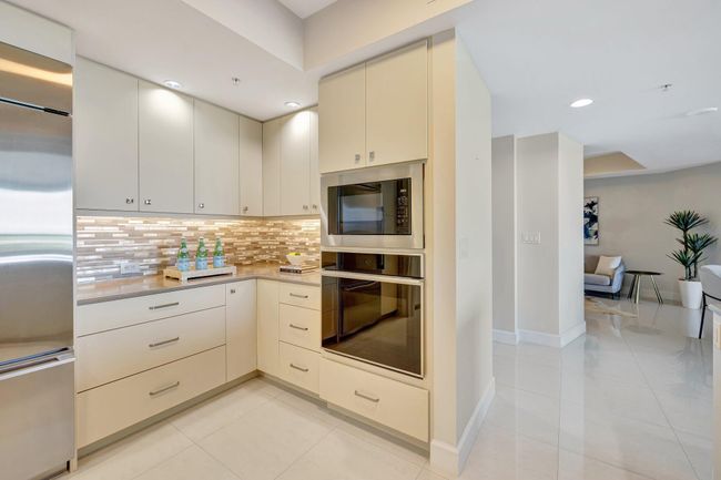 APT-908 - 1 N Ocean Blvd, Condo with 3 bedrooms, 2 bathrooms and null parking in Pompano Beach FL | Image 17