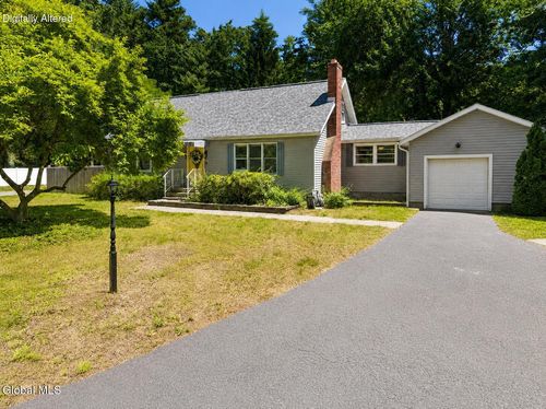 19 Newcastle Rd, Halfmoon, NY, 12065-6122 | Card Image
