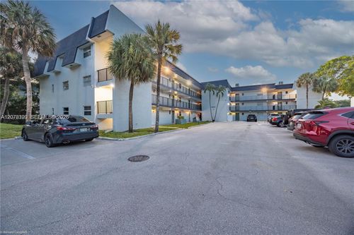 b-101-8002 Lagos De Campo Blvd, Tamarac, FL, 33321-3804 | Card Image