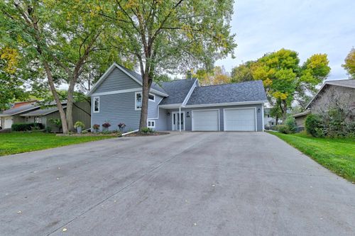 901 27th St, Spirit Lake, IA, 51360-1139 | Card Image