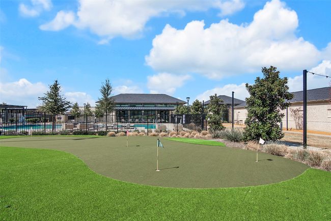 Community putting green | Image 28