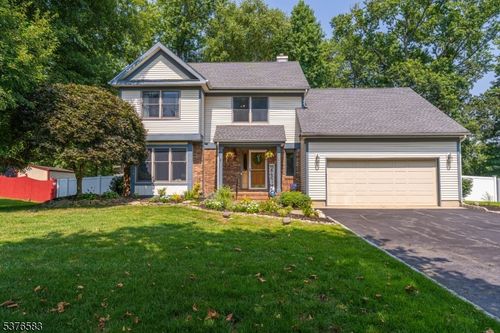 27 Oakland Rd, Old Bridge, NJ, 08857-2780 | Card Image