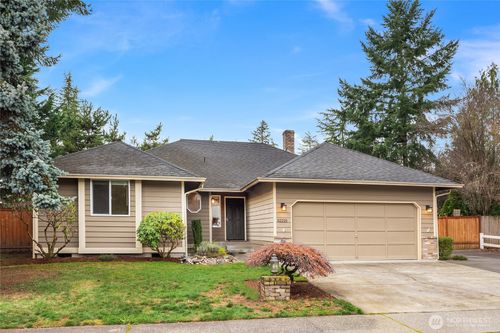 32215 Sunny Ln, Black Diamond, WA, 98010-9214 | Card Image