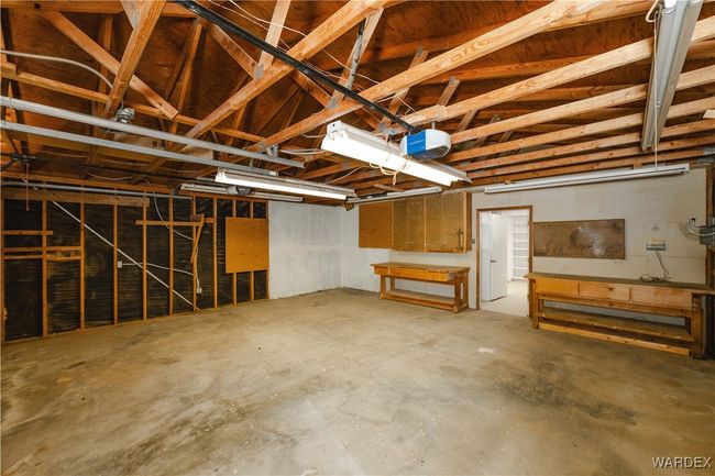 Garage | Image 37