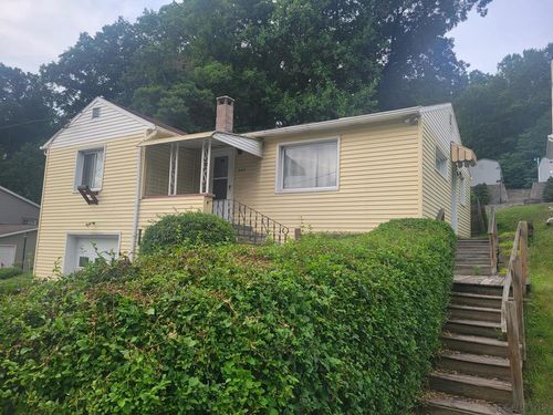 507 Eisenhower Blvd, Johnstown, PA, 15904-4300 | Card Image