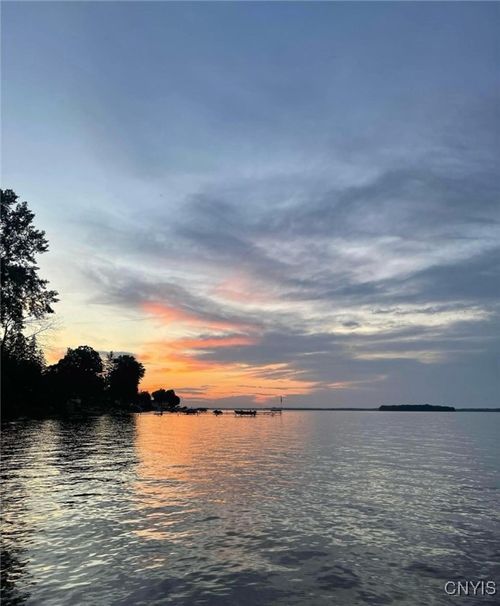 7109 Lakeshore Rd, Cicero, NY, 13039-9733 | Card Image