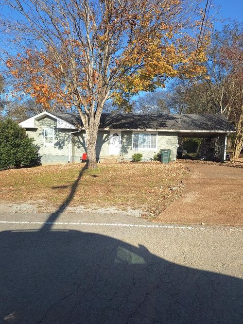 909 Oak Vale, Hermitage, TN, 37076-1025 | Card Image