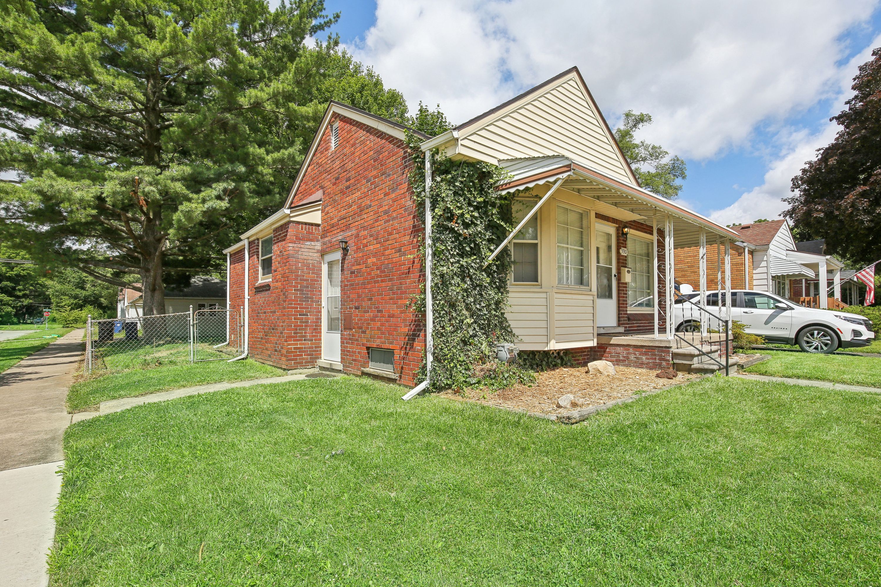 Kinloch , Redford, MI 48239 #1