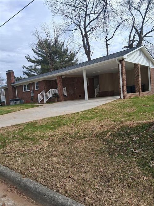 1300 Rotherwood Rd, Greensboro, NC, 27406-3828 | Card Image