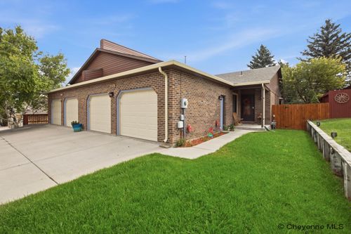 5329 Hacker Ct, Cheyenne, WY, 82009-4067 | Card Image