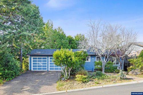 1420 Se Fairway Dr, Waldport, OR, 97394 | Card Image