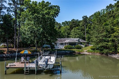 260 Leisure Cove Ln, Kilmarnock, VA, 22482-3538 | Card Image