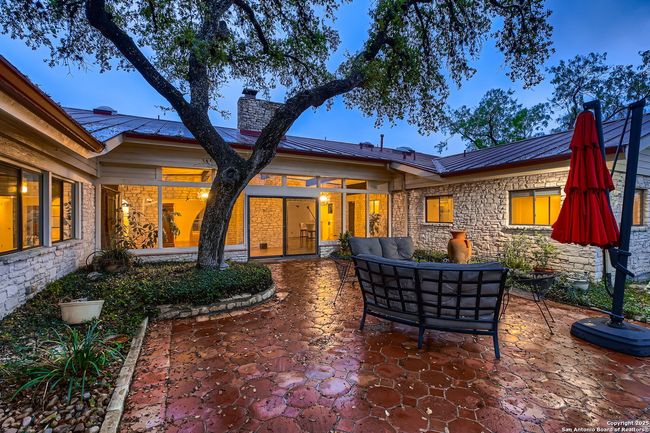 201 Sheffield, House other with 5 bedrooms, 5 bathrooms and null parking in Castle Hills TX | Image 6