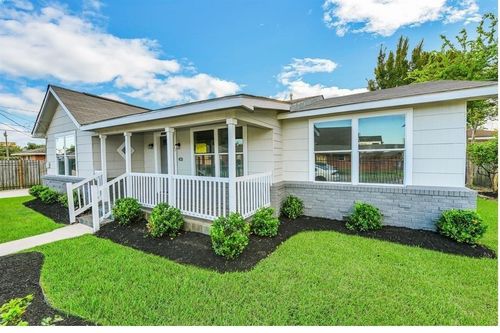 2121 N Durham Dr, Houston, TX, 77008-3519 | Card Image