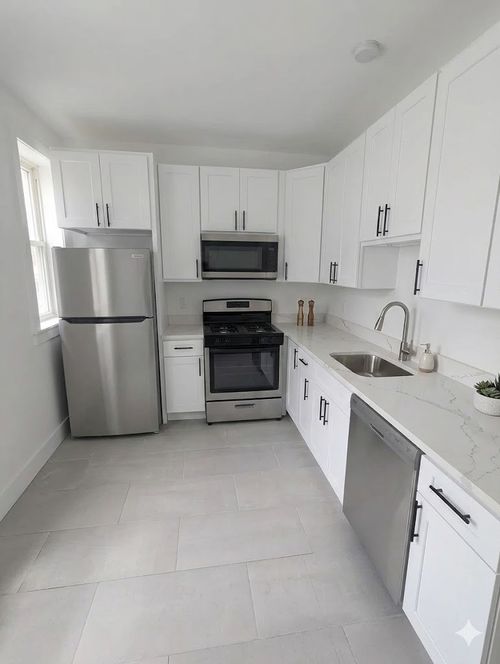 2w-1945 W Augusta Blvd, CHICAGO, IL, 60622-4945 | Card Image