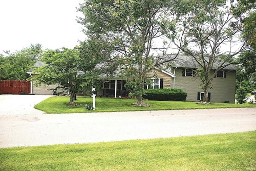 129 Edgewood Dr, Bedford, IN, 47421-3981 | Card Image