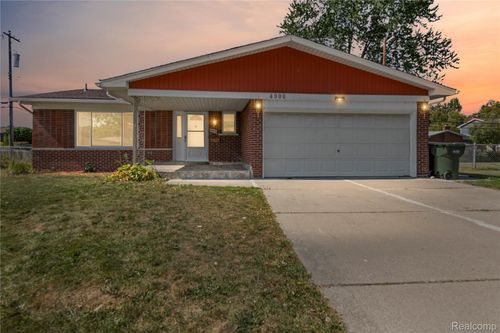 4900 Kadena Ct, Sterling Heights, MI, 48310-4639 | Card Image