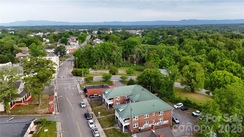 1007 S Main St, Mount Airy, NC, 27030-4761 | Card Image