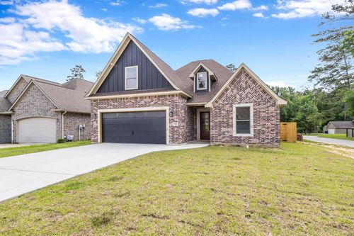 300 Long Leaf St, Silsbee, TX, 77656-1216 | Card Image