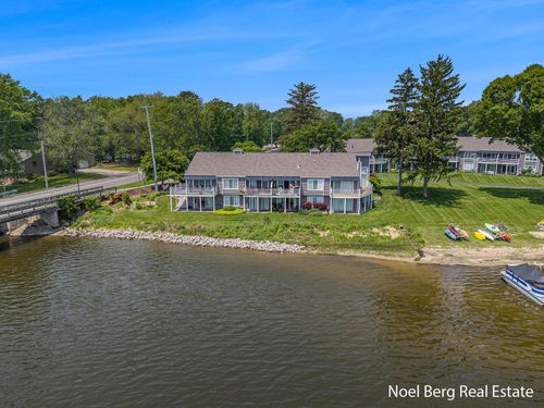 606 Edgewater Ct, Spring Lake, MI, 49456-2171 | Card Image
