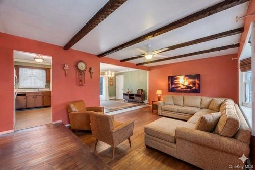 15 E Woodside Ave, Patchogue, NY, 11772-1312 | Card Image