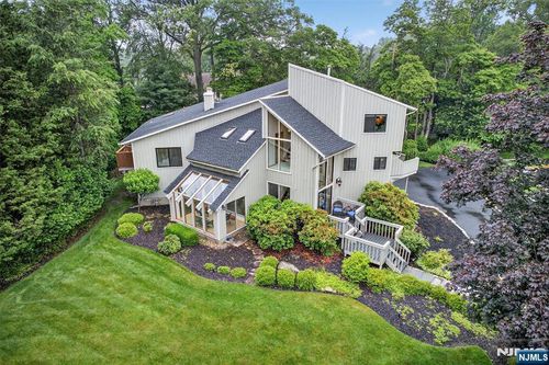 11 Country Ln, Mahwah, NJ, 07430-2244 | Card Image