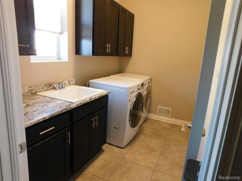 1311 Goldeneye Ln, Lake Orion, MI, 48360-2532 | Card Image