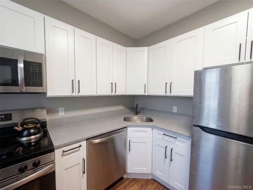 52 Maple Pl, Amityville, NY, 11701-2818 | Card Image