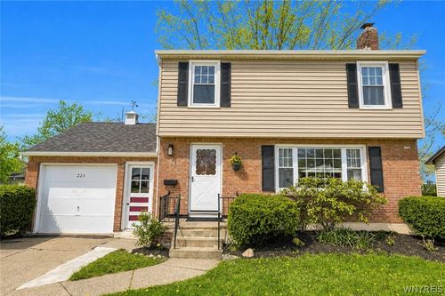 226 Clearfield Drive, Amherst, NY, 14221 | Card Image