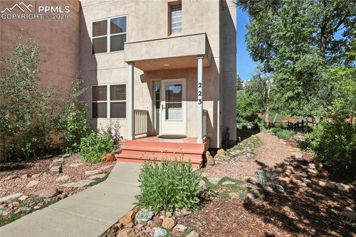 223 Beckers Ln, Manitou Springs, CO, 80829-2443 | Card Image
