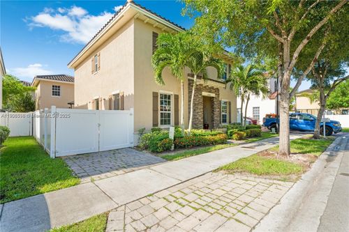 16946 Sw 90th Terrace Cir, Miami, FL, 33196-4753 | Card Image
