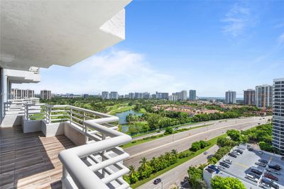 1908 - 3300 Ne 192nd St, Condo with 2 bedrooms, 2 bathrooms and null parking in Aventura FL | Image 1