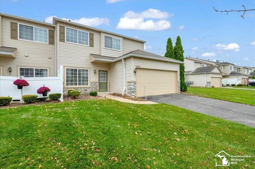 26761 Kirkway Cir, Woodhaven, MI, 48183-1971 | Card Image