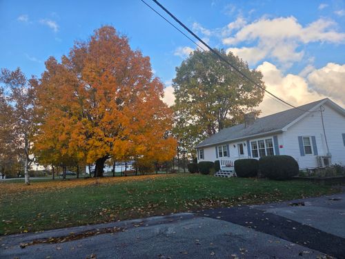 77 Billings Road, Hermon, ME, 04401 | Card Image