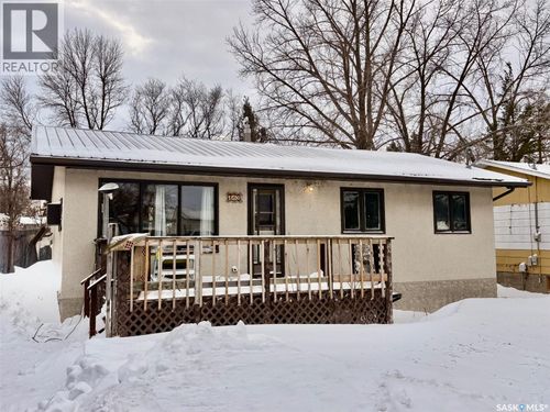 713 Calgary St, Broadview, SK, S0G5C0 | Card Image