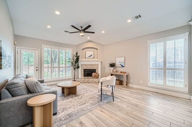 So inviting, with lovely plantation shutters | Image 16