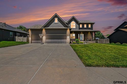 19514 Z St, Omaha, NE, 68135-4299 | Card Image