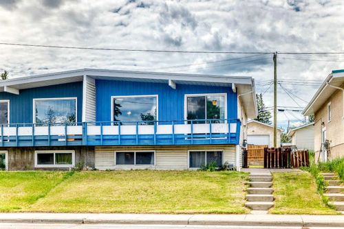 6329 Centre St Nw, Calgary, AB, T2K0V3 | Card Image