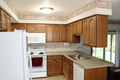 28117 Shock St, Saint Clair Shores, MI, 48081-3544 | Card Image