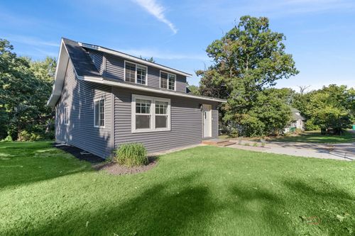 68 E Lakeview Ave, Round Lake Beach, IL, 60073-2798 | Card Image