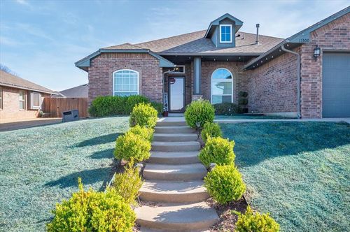 11300 Nw 100th St, Yukon, OK, 73099-7355 | Card Image