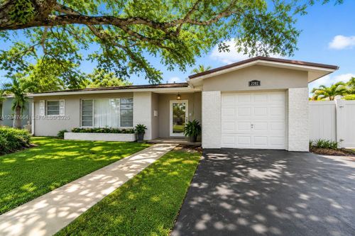 2202 N 42nd Ave, Hollywood, FL, 33021-3520 | Card Image